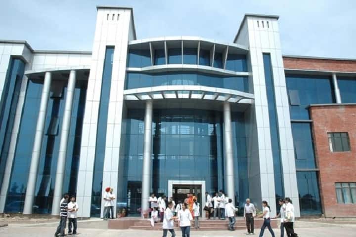 Swift School of Pharmacy campus in Rajpura, Punjab, India — photo 1