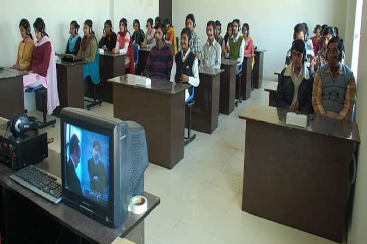 Maharaja Agrasen College of Education campus in Adampur, Haryana, India — photo 2