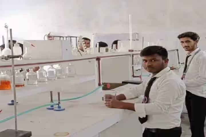 SVM Pharmacy College campus in Pratapgarh, Uttar Pradesh, India — photo 2