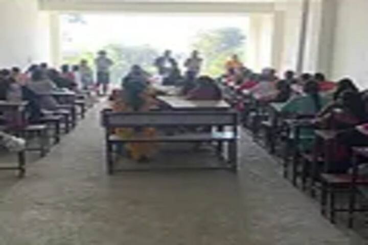 S Chavhan Mahila Mahavidyalaya campus in Amgaon, Maharashtra, India — photo 4