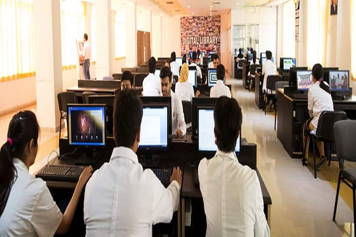Smt Radhikabai Meghe Memorial College of Nursing campus in Wardha, Maharashtra, India — photo 4