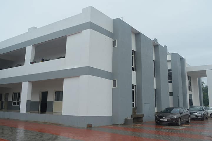 Sharda School of Pharmacy campus in Gandhinagar, Gujarat, India — photo 1