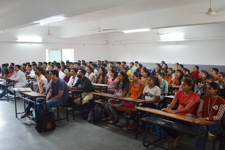 Sharda School of Pharmacy campus in Gandhinagar, Gujarat, India — photo 3