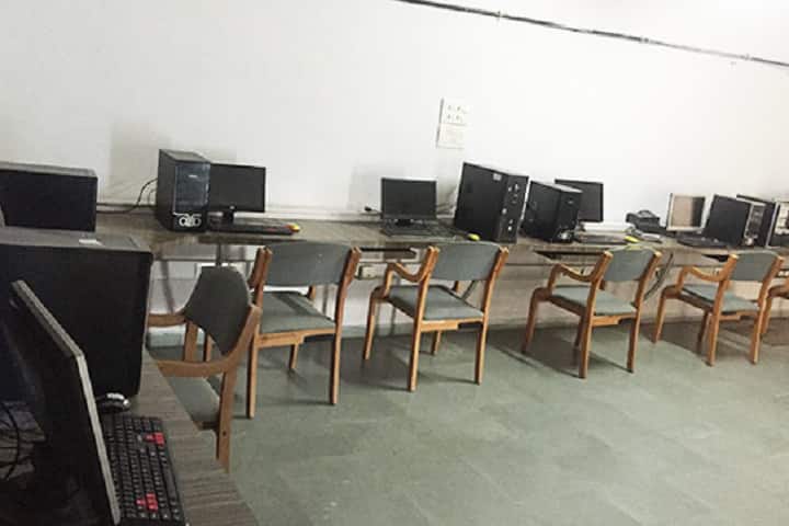Sharda School of Pharmacy campus in Gandhinagar, Gujarat, India — photo 6