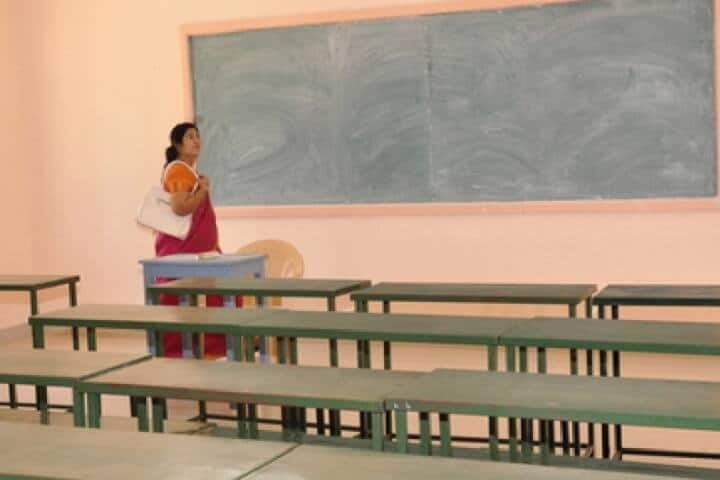 Sri Sarada College of Education for Women campus in Ariyakulam, Tamil Nadu, India — photo 3
