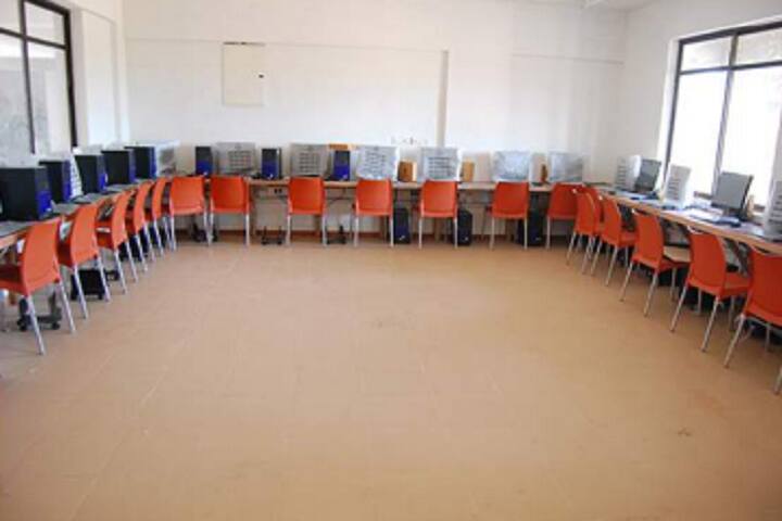 Shankersinh Vaghela Bapu Institute of Pharmacy campus in Gandhinagar, Gujarat, India — photo 6