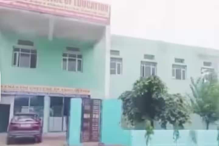 Meenakshi College of Education campus in Faridabad, Haryana, India — photo 1