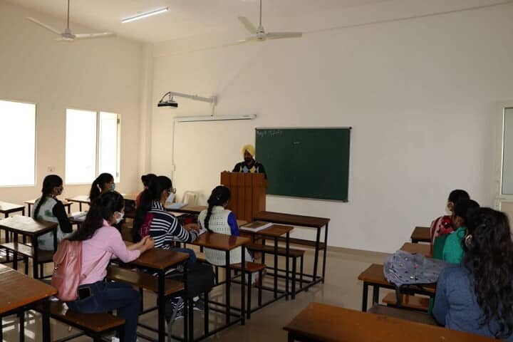 Dev Samaj College of Education for Women campus in Ferozepur, Punjab, India — photo 3