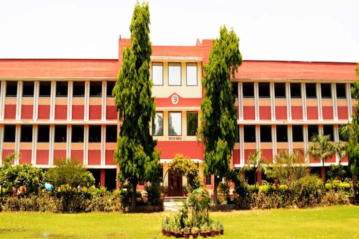 Hansraj College Delhi campus in New Delhi, Delhi, India