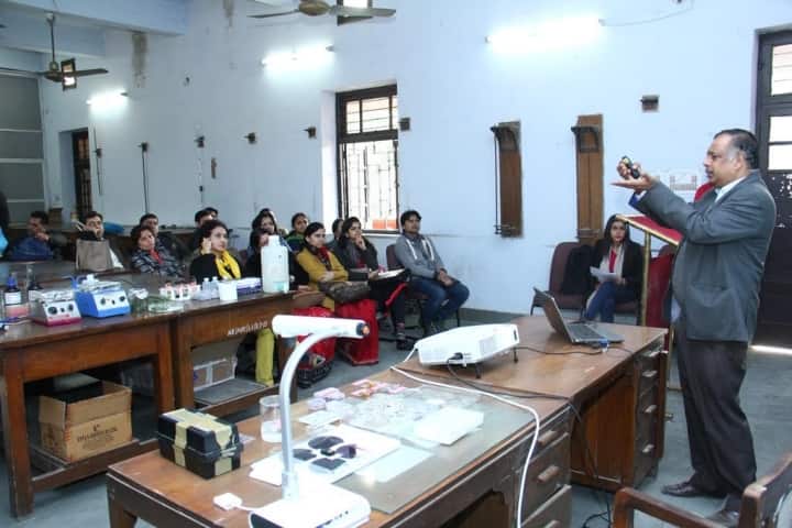 Hansraj College Delhi campus in New Delhi, Delhi, India — photo 6