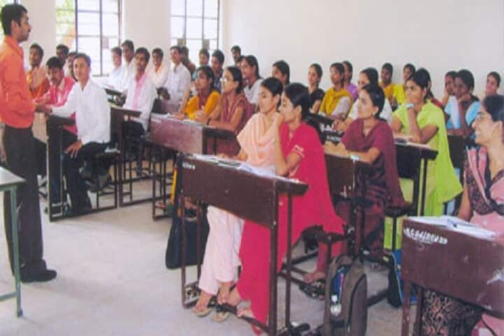 Kasturbai College of Education and Adhyapak Vidyalaya campus in Solapur, Maharashtra, India — photo 2
