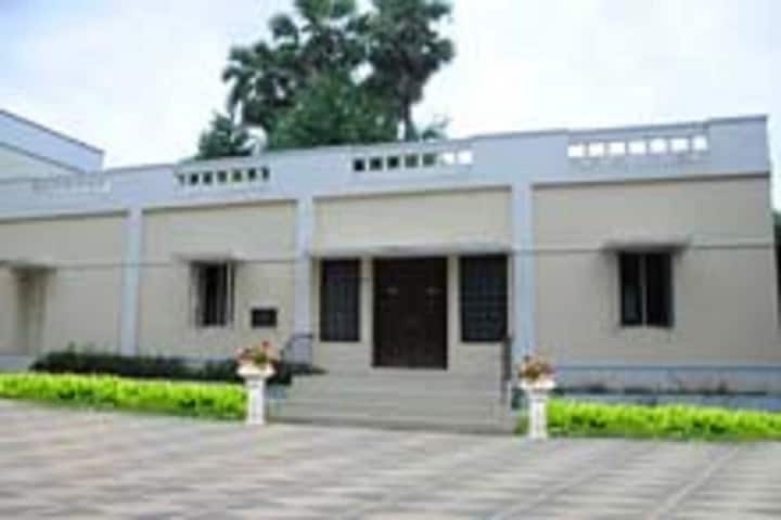 Jayalakshmi Narayanaswami College of Education campus in Chennai, Tamil Nadu, India — photo 1