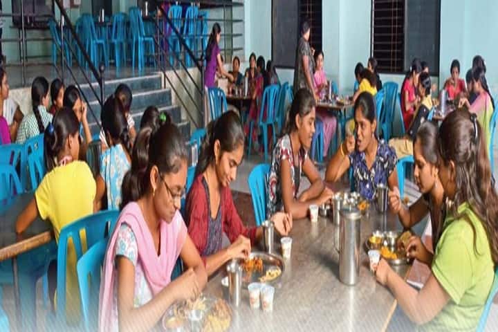 Institute of Pharmaceutical Science and Research For Girls campus in Pune, Maharashtra, India — photo 3