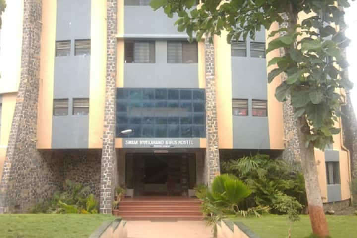 SGSS College of Pharmacy campus in Nashik, Maharashtra, India — photo 4