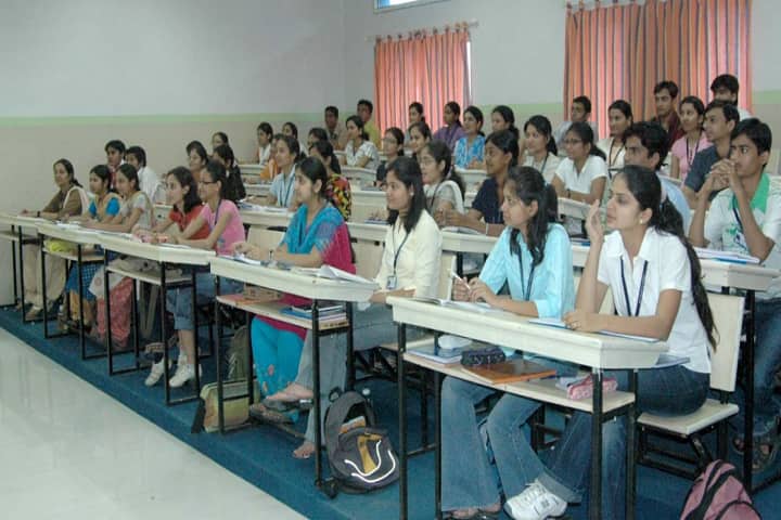 SSR College of Pharmacy campus in Silvassa, Dadra and Nagar Haveli, India — photo 3