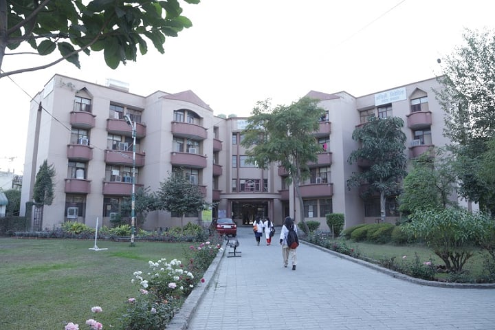 Bhikaji Cama Subharti Institute of Hotel Management campus in Meerut, Uttar Pradesh, India — photo 6