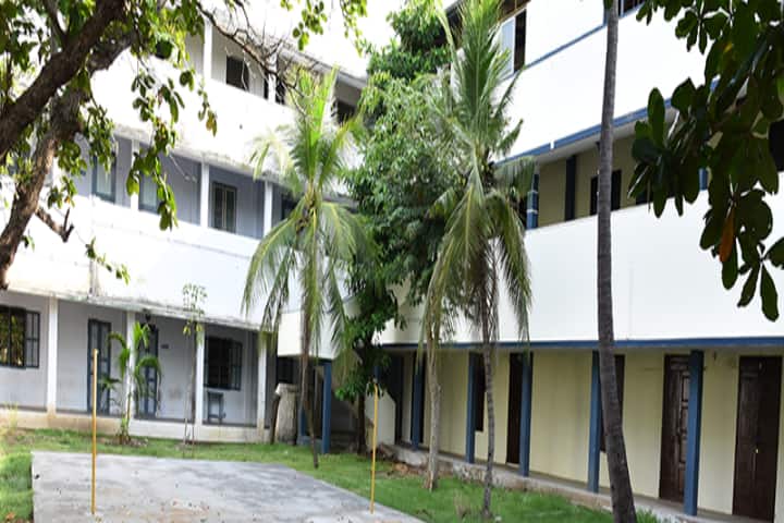 Khadir Mohideen College campus in Adirampattinam, Tamil Nadu, India — photo 2