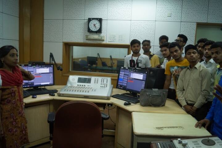 Ganesh Shankar Vidyarthi Subharti Institute of Journalism and Mass Communication campus in Meerut, Uttar Pradesh, India — photo 2