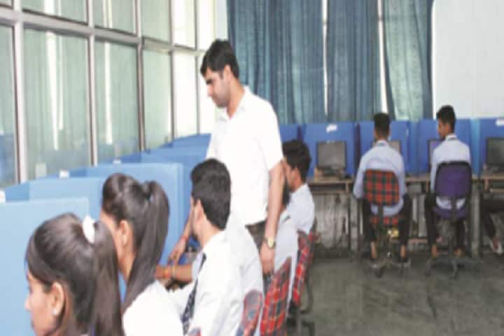 HR Institute of Pharmacy campus in Ghaziabad, Uttar Pradesh, India — photo 4