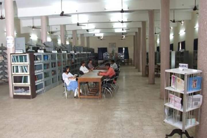 Dau Shri Vasudev Chandrakar Kamdhenu Vishwavidyalaya campus in Durg, Chhattisgarh, India — photo 5