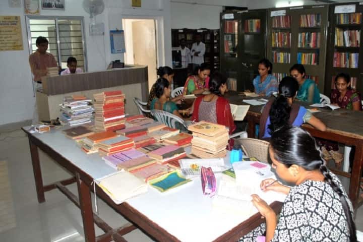 NH Patel College of Education campus in Anand, Gujarat, India — photo 4