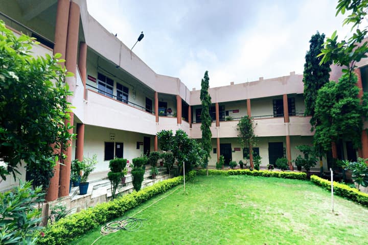 DAVV Indore campus in Indore, Madhya Pradesh, India — photo 3