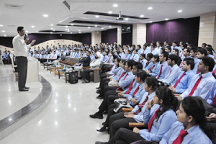 Chitkara School of Banking and Financial Services campus in Chandigarh, India — photo 2