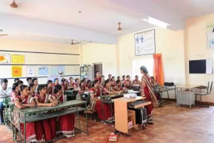 Oxford College of Education campus in Tiruchirappalli, Tamil Nadu, India — photo 2