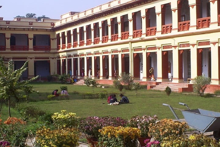 Mahila Maha Vidyalaya campus in Varanasi, Uttar Pradesh, India — photo 3