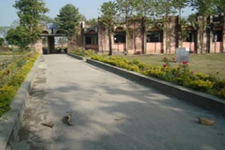 Ganna Krishak Post Graduate College campus in Pilibhit, Uttar Pradesh, India — photo 1