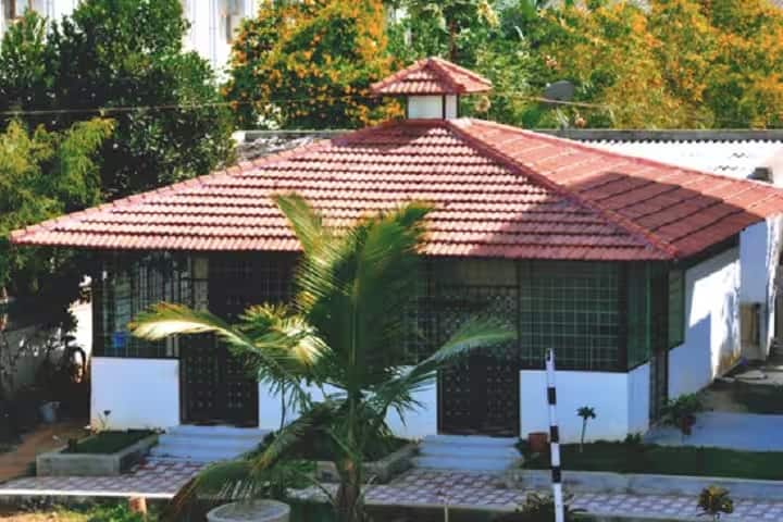 Hindu College of Pharmacy campus in Guntur, Andhra Pradesh, India — photo 4