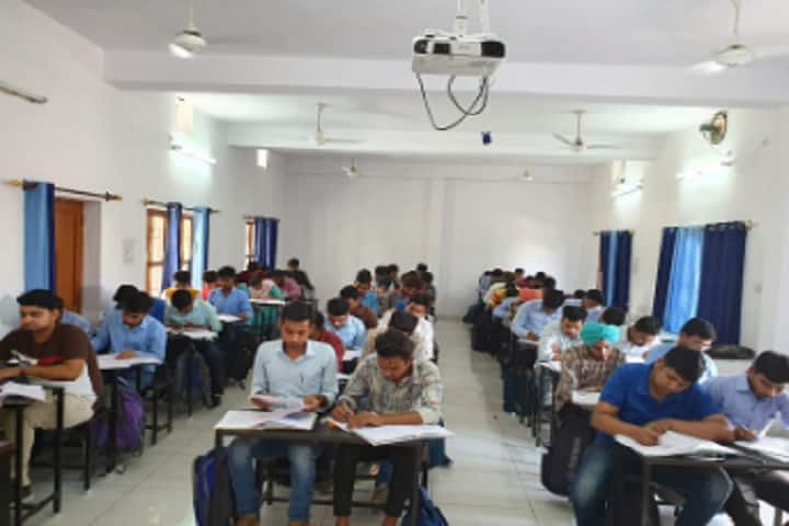 SD College of Pharmacy campus in Barnala, Punjab, India — photo 1