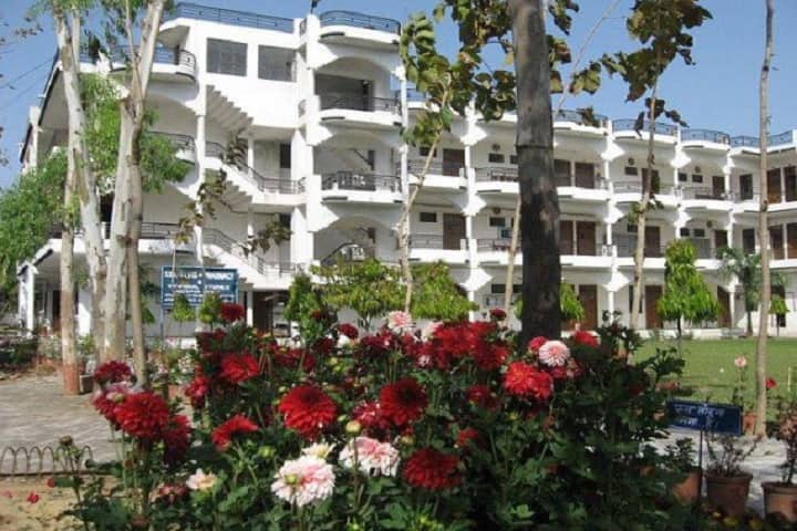 SD College of Pharmacy and Vocational Studies campus in Muzaffarnagar, Uttar Pradesh, India — photo 1
