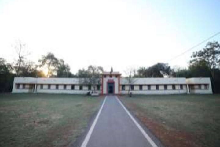 Government Nagarjuna Post Graduate College of Science campus in Raipur, Chhattisgarh, India — photo 3