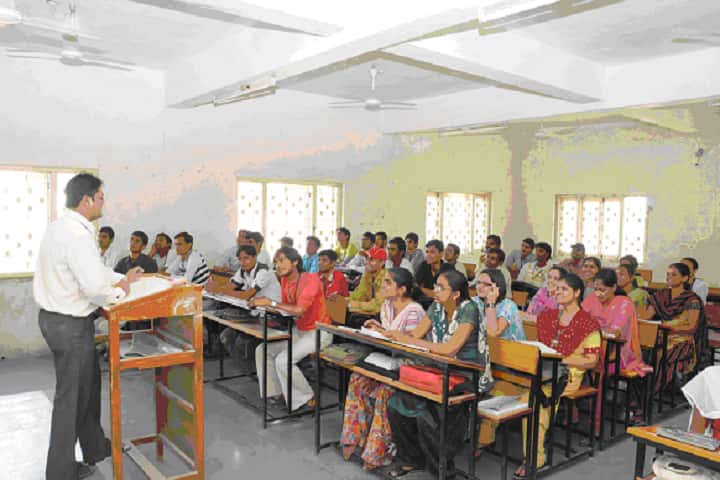 Shri Patel Kelavani Mandal College of Technology and B Ed campus in Junagadh, Gujarat, India — photo 4