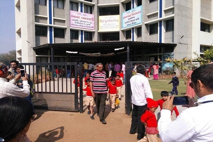 Shri IJ Patel B Ed College campus in Anand, Gujarat, India — photo 2