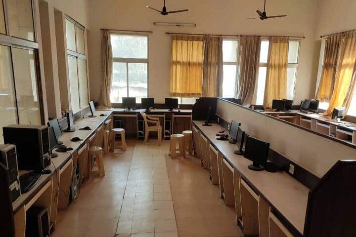 Shri IJ Patel B Ed College campus in Anand, Gujarat, India — photo 4