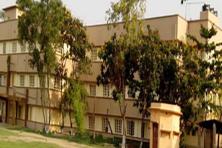 Brahmananda Keshab Chandra College campus in Kolkata, West Bengal, India — photo 1