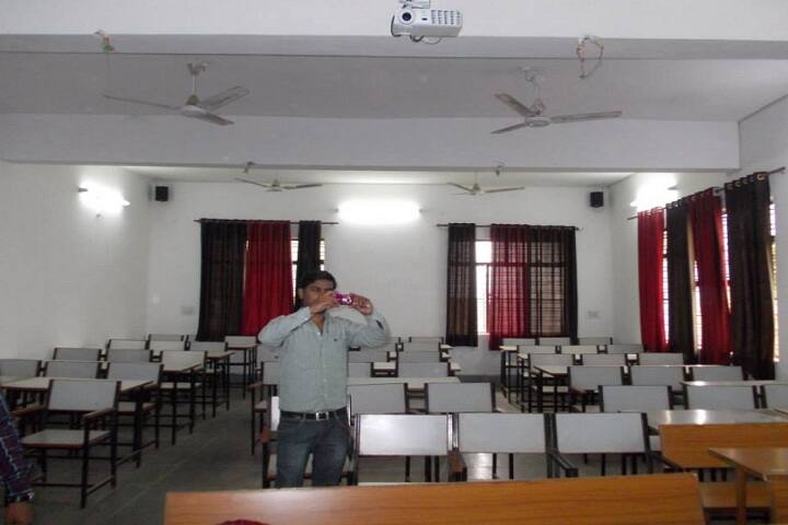 School of Studies in Pharmaceutical Sciences campus in Gwalior, Madhya Pradesh, India — photo 3