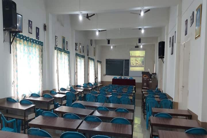 DK Shinde College of Education campus in Gadhinglaj, Maharashtra, India — photo 4