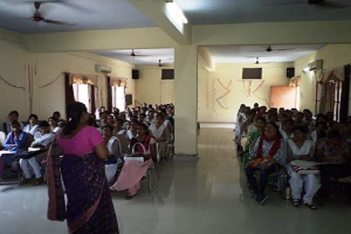 Dayanand Women's Training College campus in Kanpur, Uttar Pradesh, India — photo 3