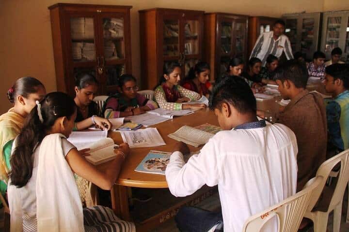 Shree BJ Gadhavi B Ed College campus in Patan, Gujarat, India — photo 4