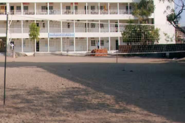 Shri Navjivan B Ed College campus in Deesa, Gujarat, India — photo 1