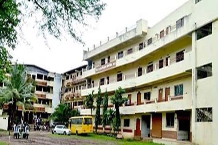 Smt Premalatai Chavan Polytechnic campus in Karad, Maharashtra, India — photo 1