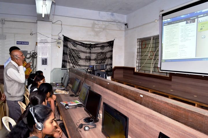 Smt Premalatai Chavan Polytechnic campus in Karad, Maharashtra, India — photo 6