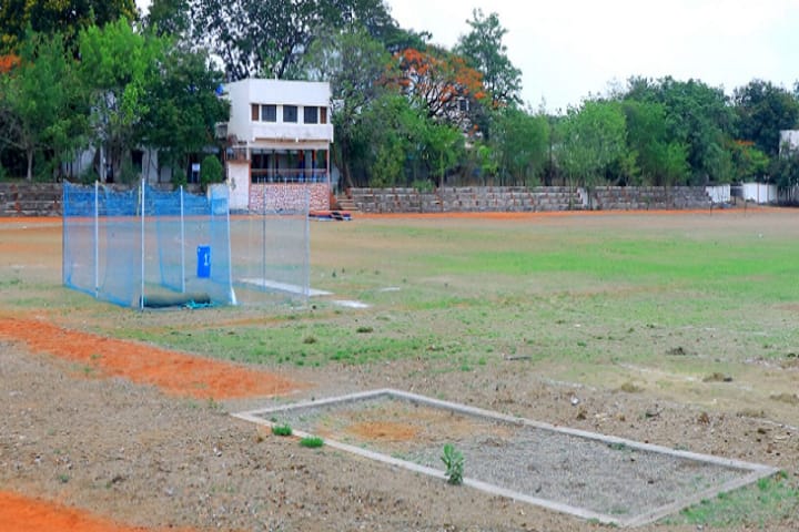 Yogeshwari Mahavidyalaya campus in Beed, Maharashtra, India — photo 4