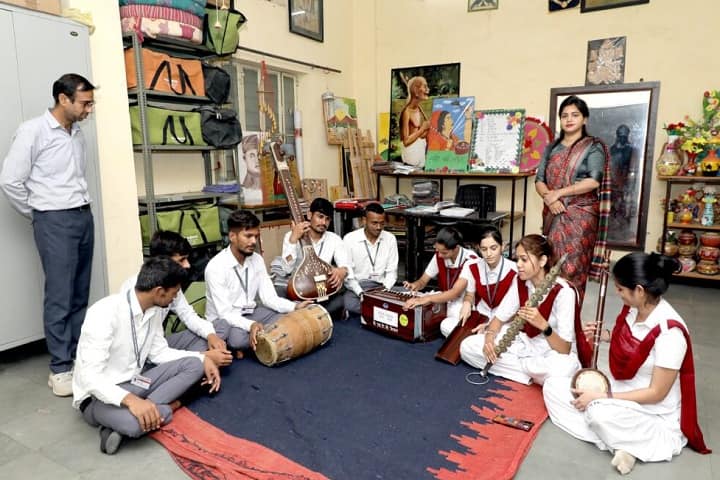 Shri Agrasen Snatkottar Shiksha Mahavidyalaya campus in Jaipur, Rajasthan, India — photo 4