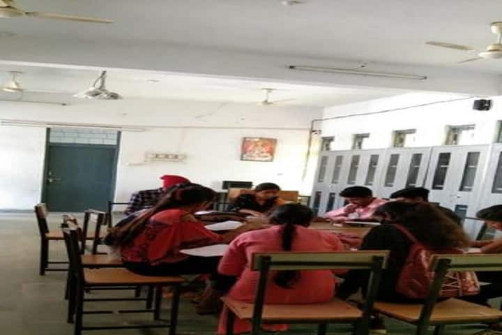 Government Late Thakur Maharaj Singh College campus in Bemetara, Chhattisgarh, India — photo 4