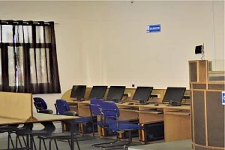 Mangalayatan Ayurveda Medical College and Research Centre campus in Aligarh, Uttar Pradesh, India — photo 2