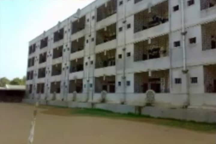 Sat Kaival College of Pharmacy campus in Anand, Gujarat, India — photo 2